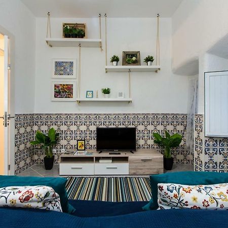 Santos Neighborhood Apartment Lisbon Exterior photo